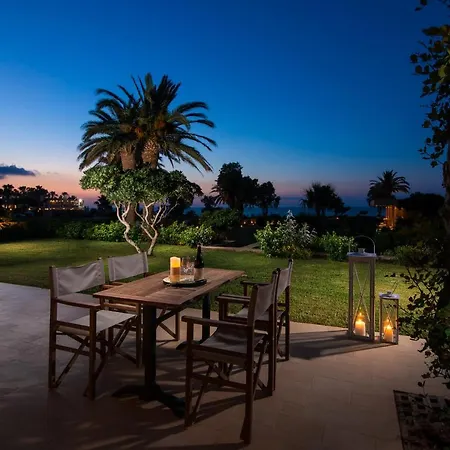 Hotel Kernos & 4*