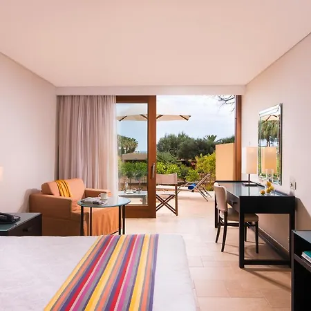 Hotel Kernos & 4*