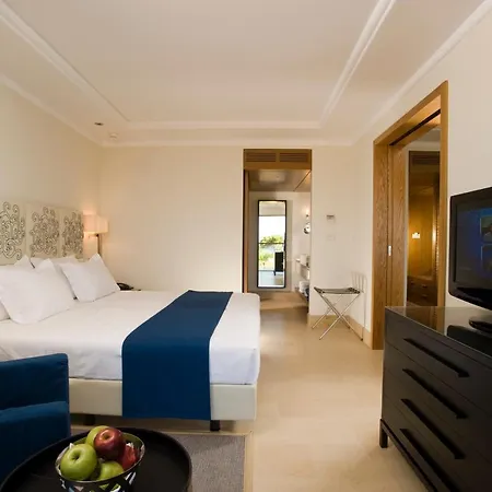 Kernos & Hotel Malia (Crete)